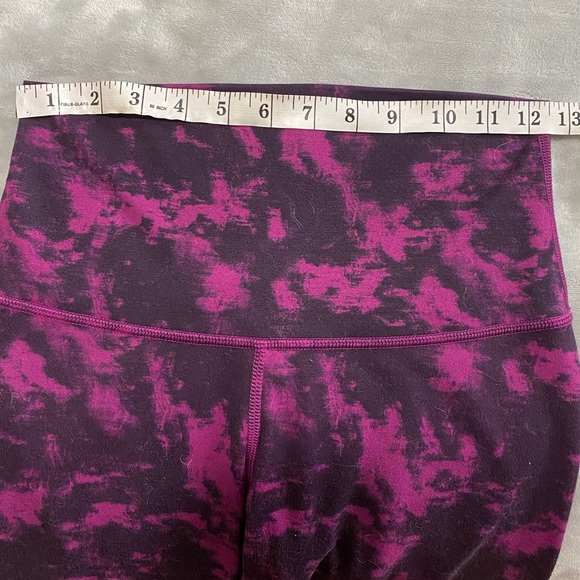Lululemon Tie Dye Wunder Under Crop - Picture 10 of 10